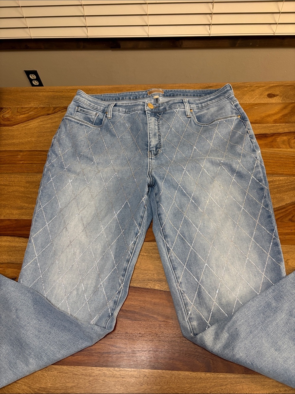Women's Light Blue Quilted Straight-Leg Jeans